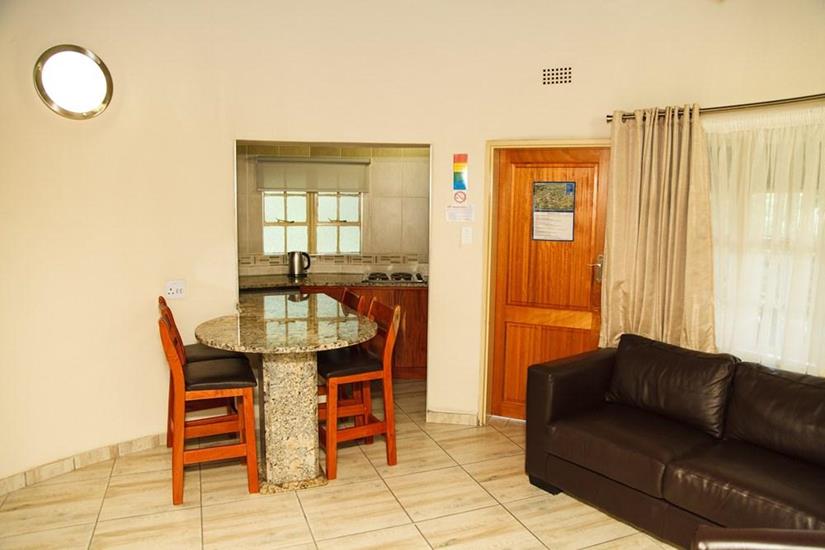 Badplaas, A Forever Resort: 4-Sleeper Rondavel. 2 bedrooms (4 single beds) 