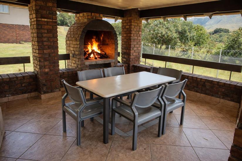 Badplaas, A Forever Resort: 6-Sleeper Chalet. 3 bedrooms (1 double bed & 4 single beds)