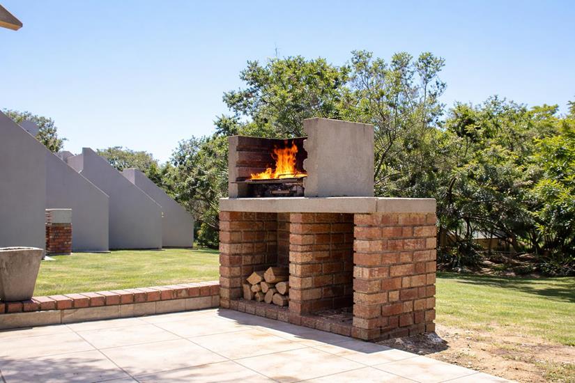 Badplaas, A Forever Resort: 2-Sleeper Chalet. 1 bedroom (1 double bed)